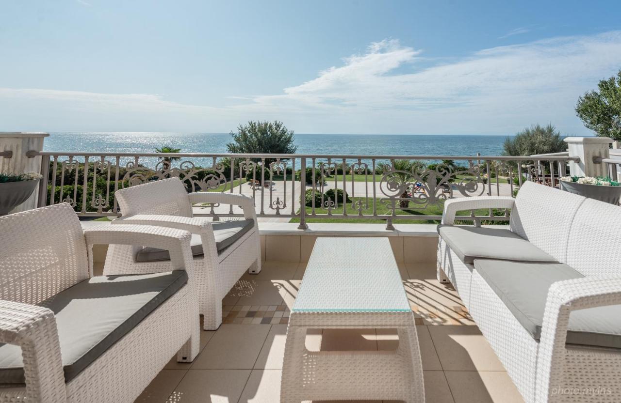 Villa Alexandros *
