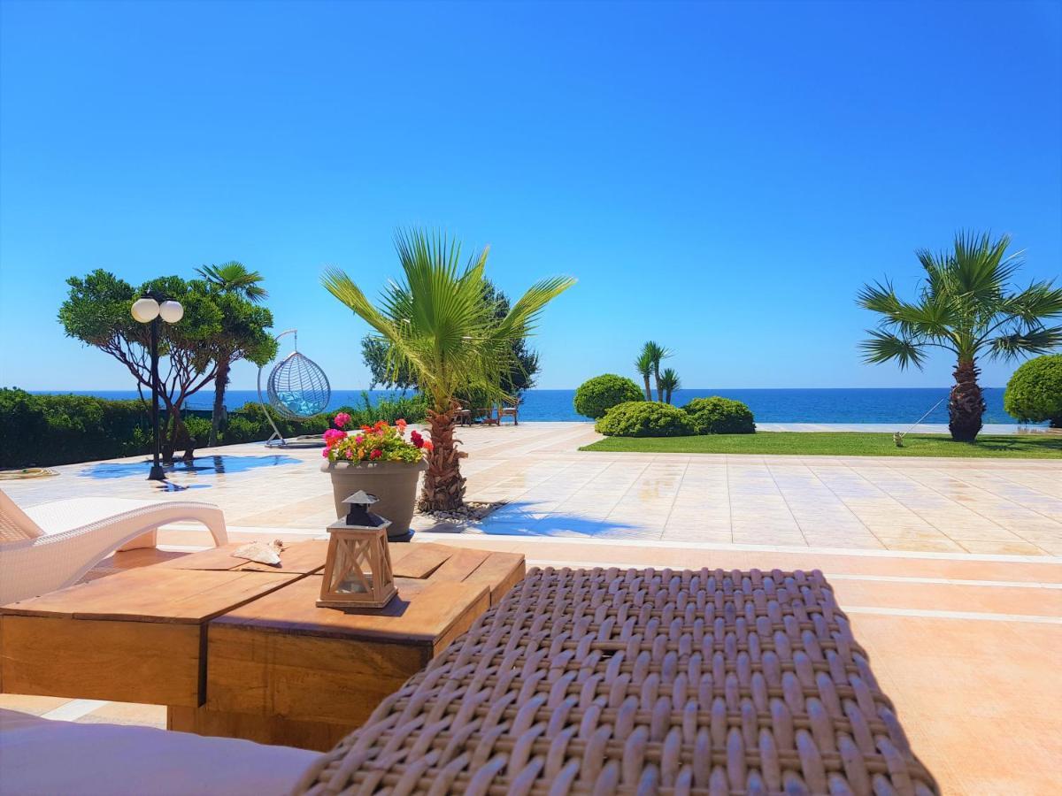 Villa Alexandros *