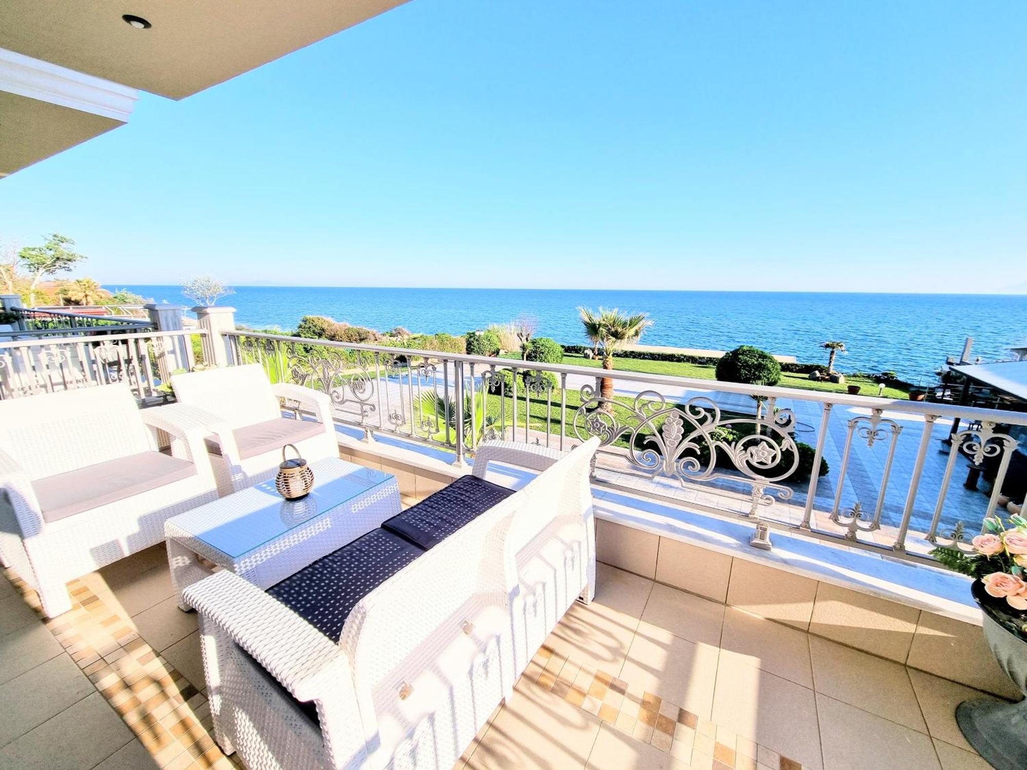 Villa Alexandros *