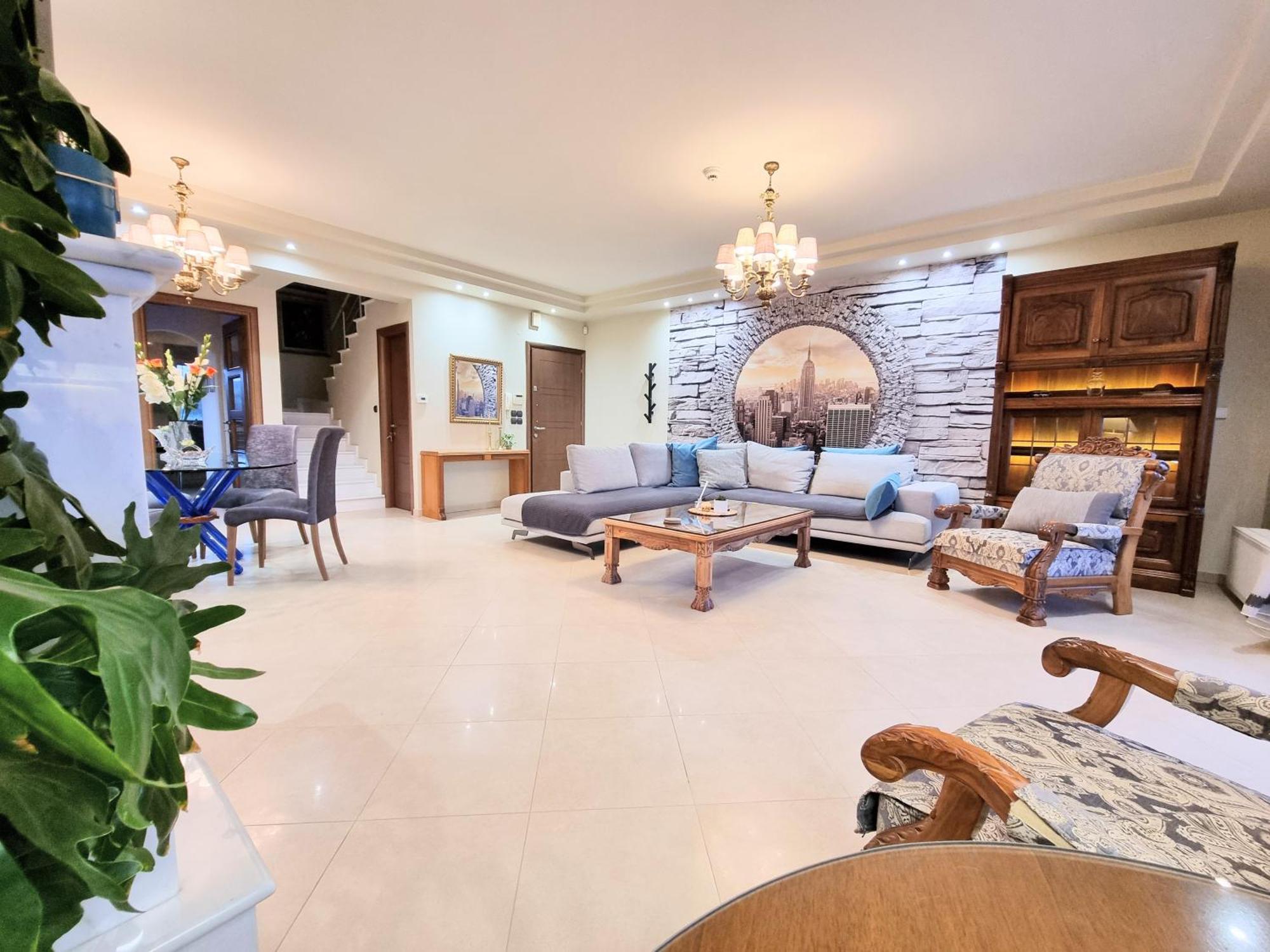 Alexandros Villa *