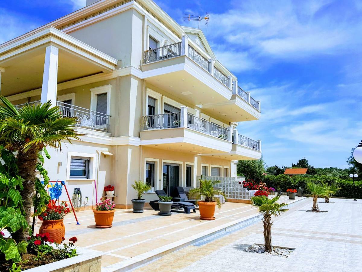 Alexandros Villa